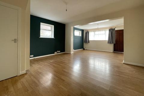 3 bedroom end of terrace house to rent, Luna Road, Thornton Heath