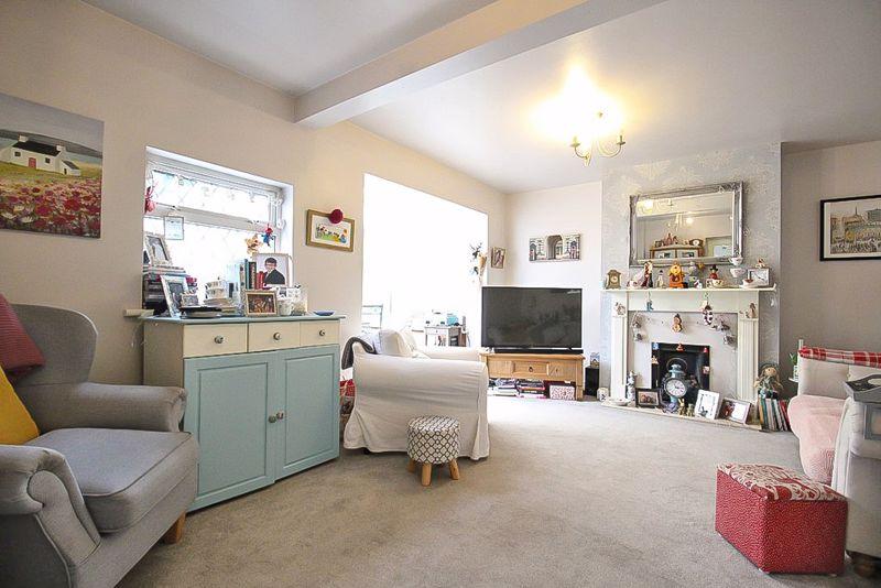 The Broadway, DUDLEY, DY1 3EH 3 bed semidetached house for sale £255,000