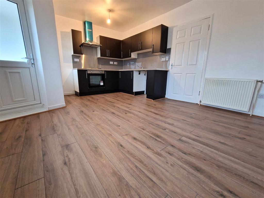Arnprior Road, Castlemilk, Glasgow 3 bed apartment to rent £900 pcm
