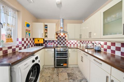 3 bedroom bungalow for sale, Eastcote Lane, Northolt
