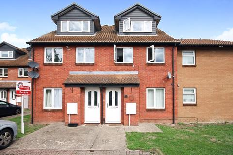 2 bedroom maisonette for sale, Helmsdale Close, Hayes