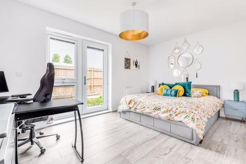 2 bedroom flat for sale - Woodthorpe Road, Ashford