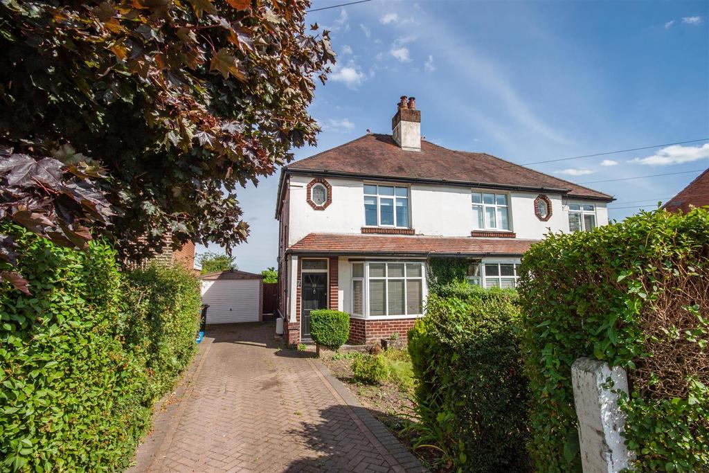 Burntwood Road, Hammerwich, Burntwood, WS7 0JQ 3 bed semidetached