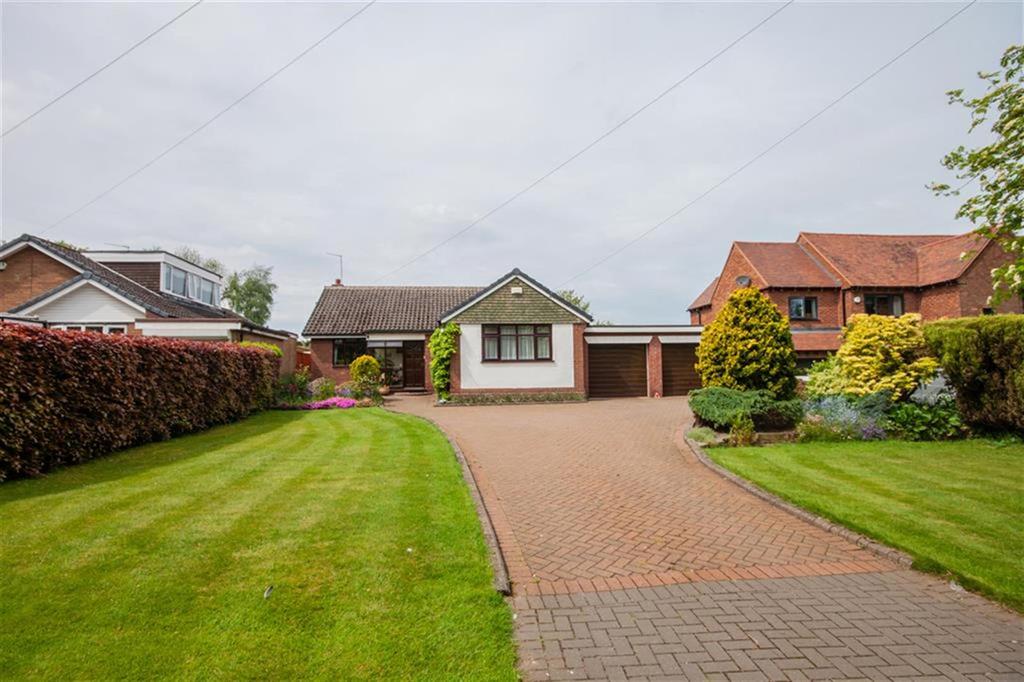 Burntwood Road, Hammerwich, Burntwood, WS7 0JW 3 bed detached bungalow