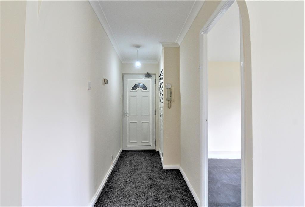 Baguley Crescent, Middleton, Manchester, M24 4QX 1 bed flat £80,000