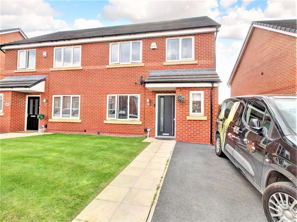 Swinside Close, Middleton, Manchester, M24 4HA 3 Bed Semi-detached ...