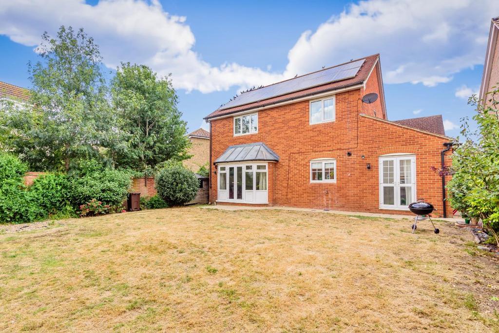 Galloway Drive, Kennington, Ashford TN25 4 bed detached house £525,000