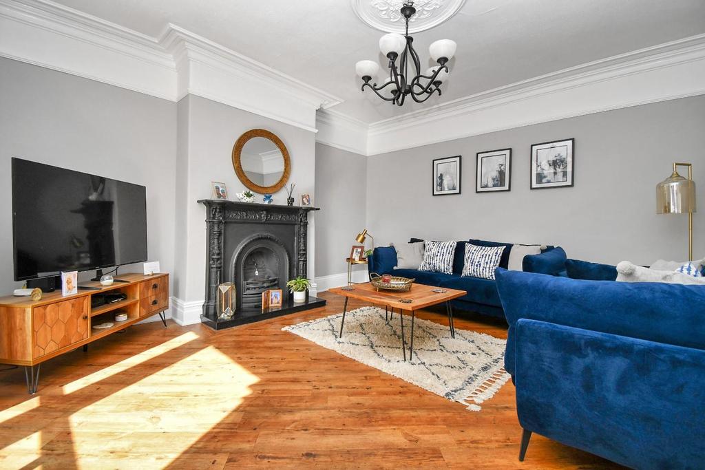 Micklefield Lane, Rawdon, Leeds 4 bed terraced house £449,950