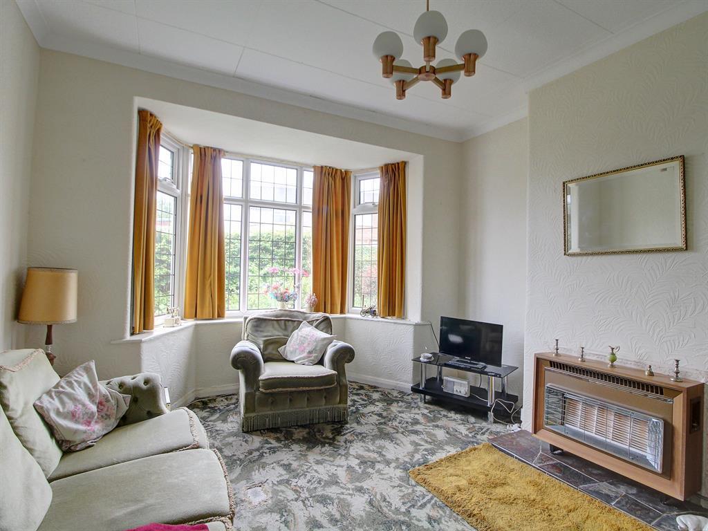 Langley Lane, Middleton, Manchester... 3 bed semidetached house £130,000