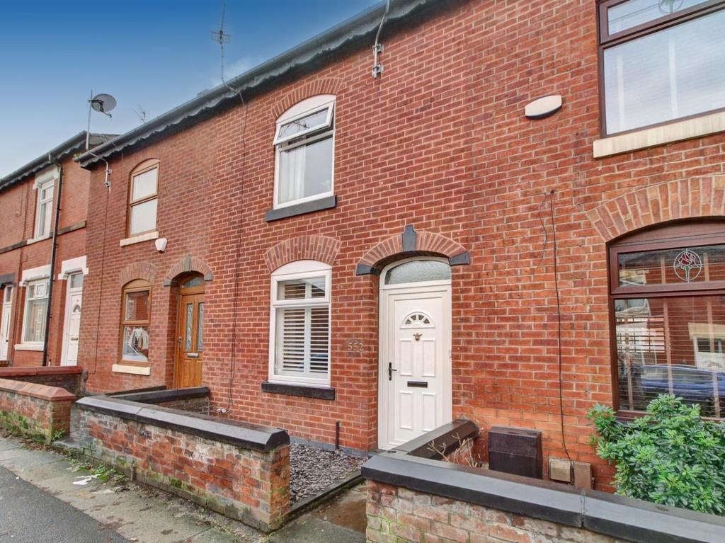 Oldham Road, Middleton, Manchester, M24 2EB 2 bed terraced house for