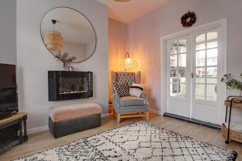 552 Oldham Road, Middleton, Manchester, M24 2EB