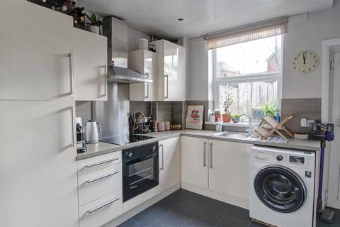 552 Oldham Road, Middleton, Manchester, M24 2EB