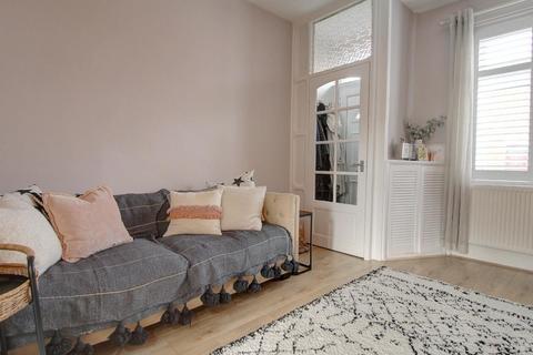 552 Oldham Road, Middleton, Manchester, M24 2EB