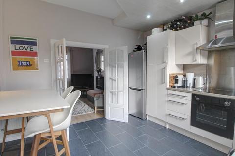 552 Oldham Road, Middleton, Manchester, M24 2EB
