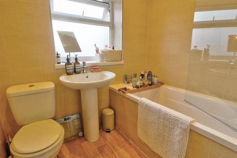 552 Oldham Road, Middleton, Manchester, M24 2EB