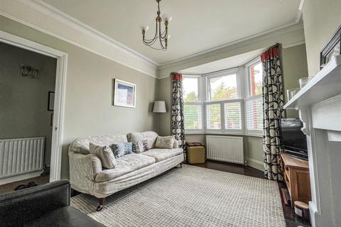 2b Falconer Road, Bushey, WD23 3AD