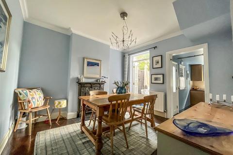 2b Falconer Road, Bushey, WD23 3AD