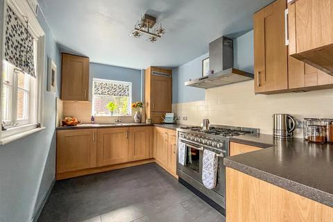 2b Falconer Road, Bushey, WD23 3AD