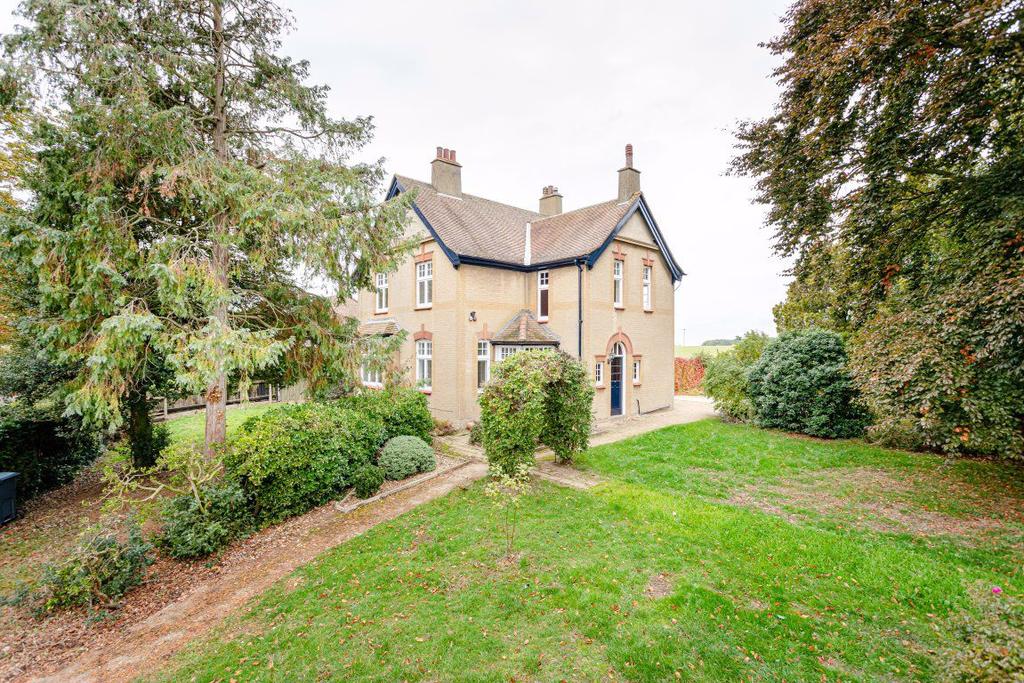 Great Munden Farm, Nr Ware 4 bed house £2,000 pcm (£462 pw)