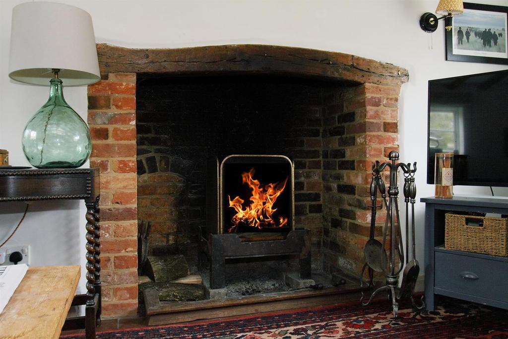 Upton Cottage.JPG