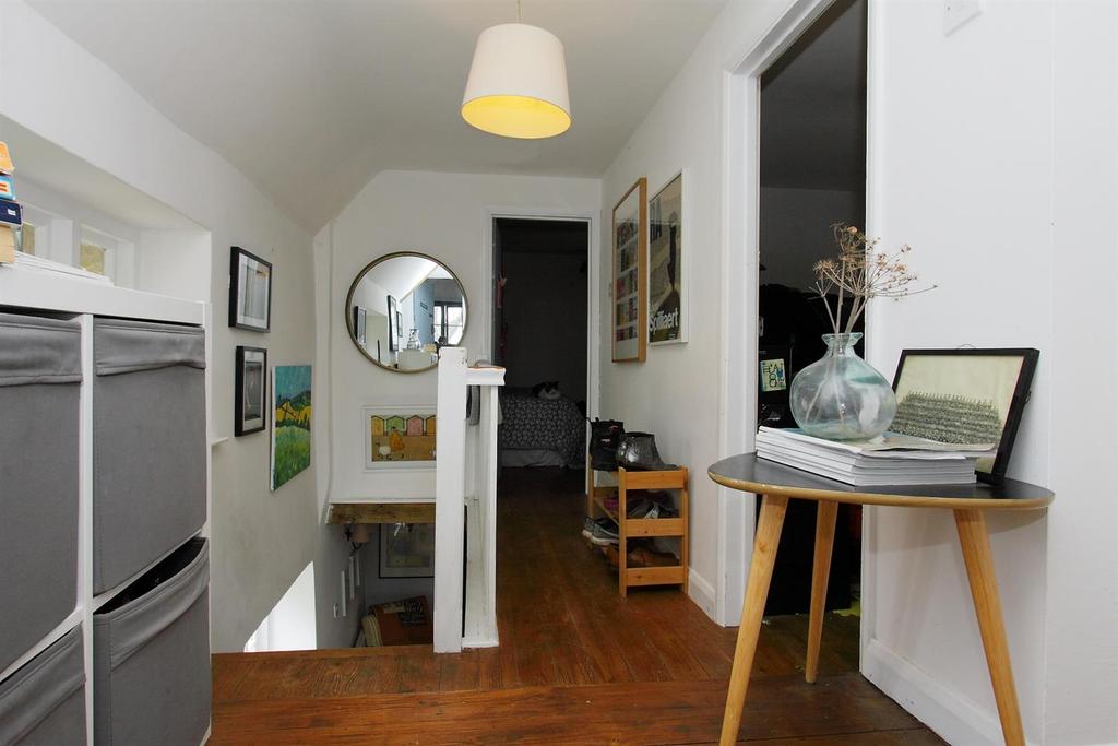 Upton Cottage - Landing.JPG