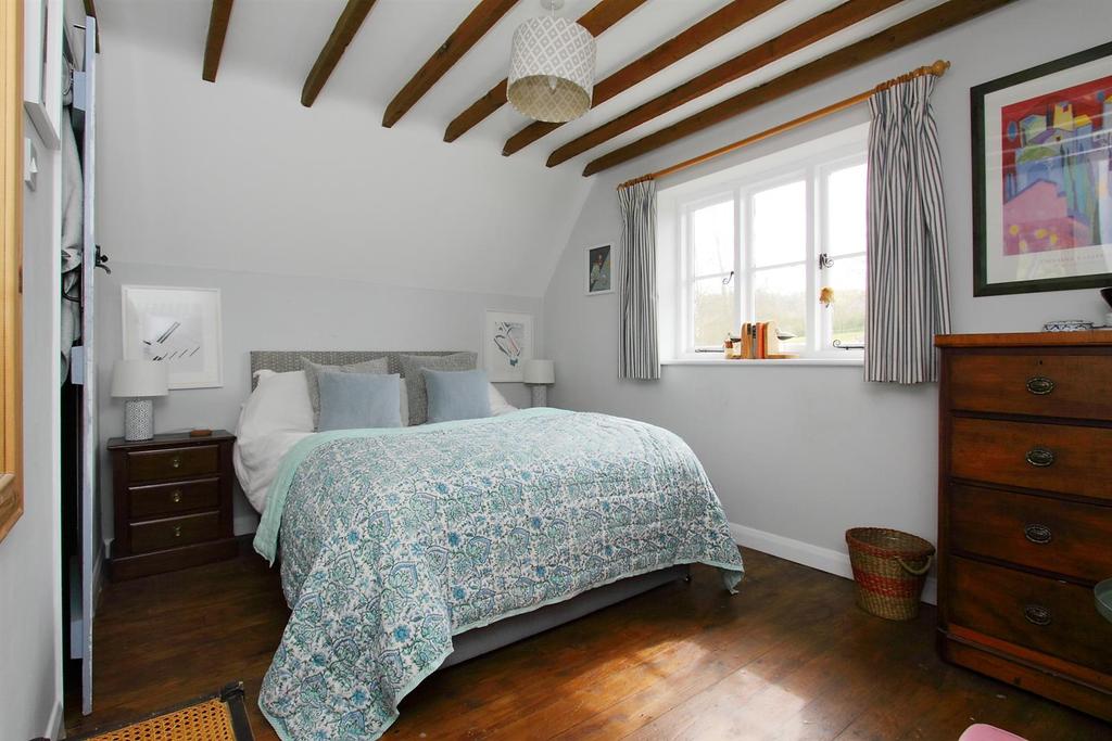 Upton Cottage - Main Bedroom.JPG