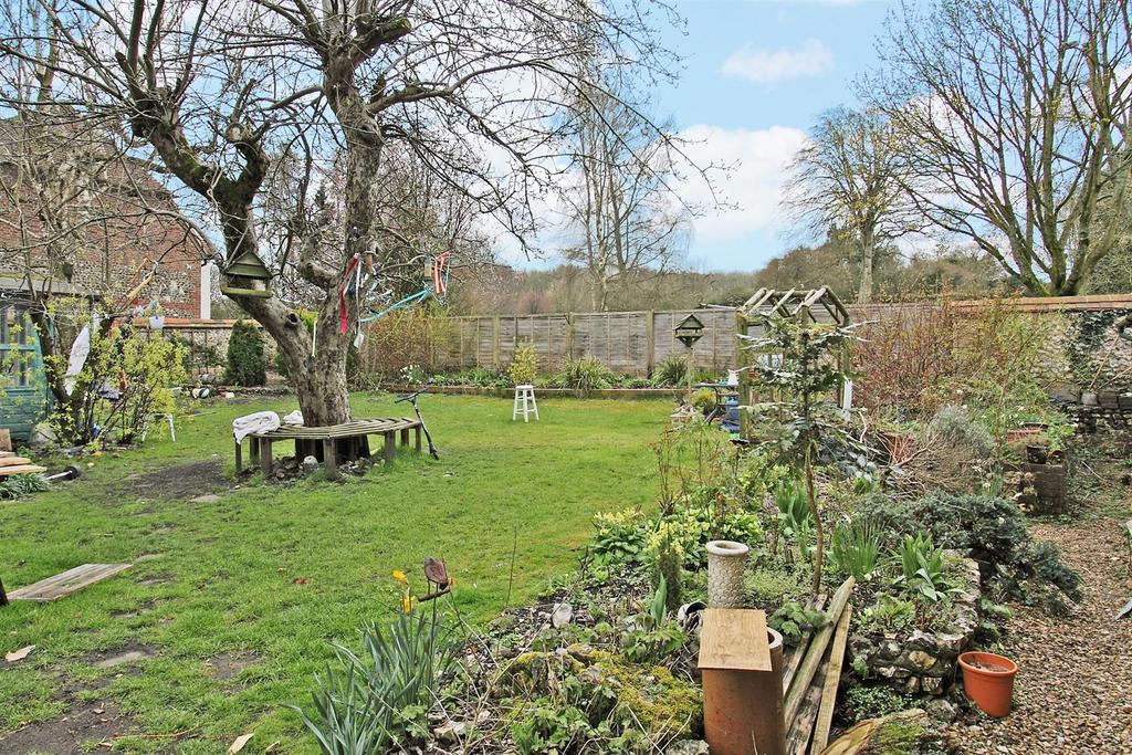 Upton Cottage - Garden.jpg