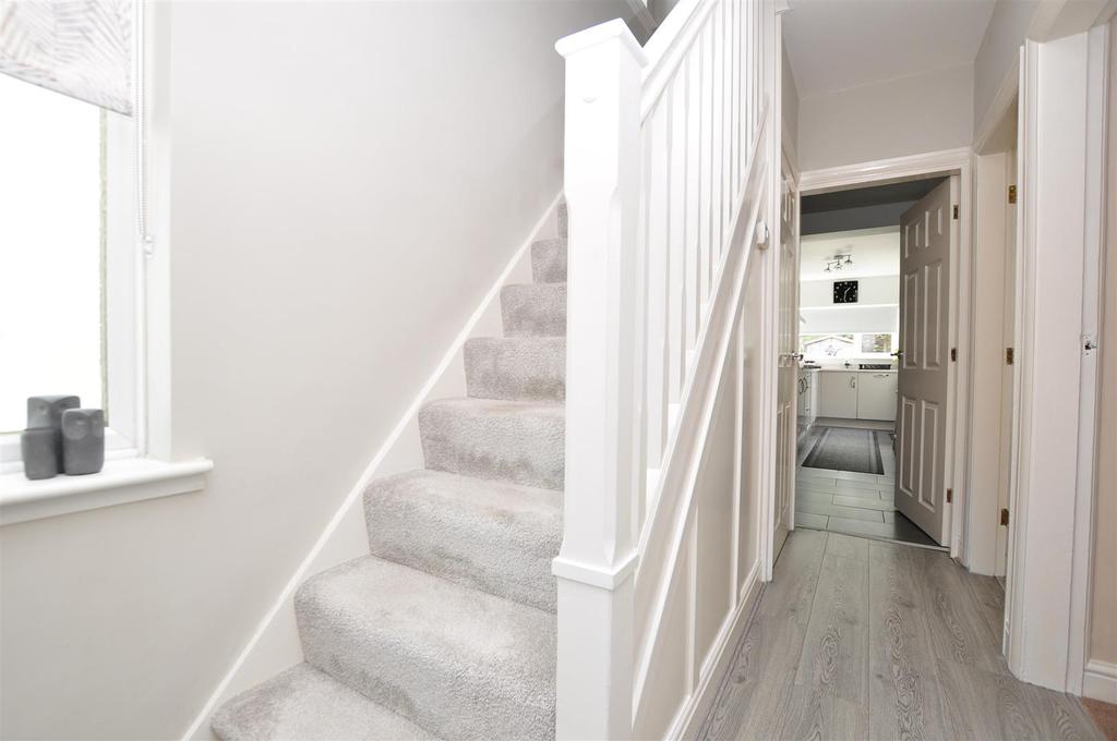Boundary Avenue, Rowley Regis 3 bed semidetached house for sale £260,000