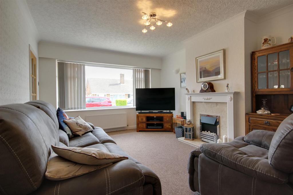 Ellerker Rise, Willerby 2 bed semidetached bungalow £215,000