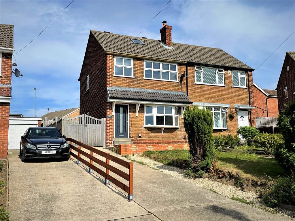 Coleridge Crescent, Wrenthorpe... 3 bed semidetached house £240,000