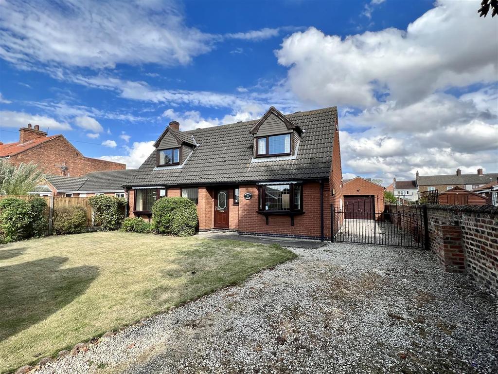 Chapel Street, Crowle, Scunthorpe 3 bed detached house to rent £1,100