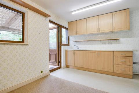 77 Hookfield, Harlow, CM18 6QQ