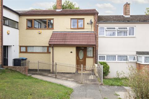 77 Hookfield, Harlow, CM18 6QQ