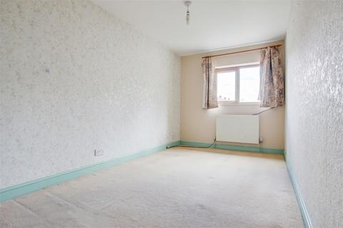 77 Hookfield, Harlow, CM18 6QQ