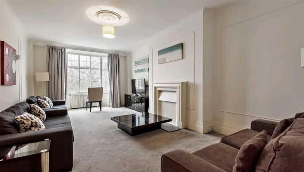 Park Road, St John's Wood, NW8 5 bed flat to rent £8,060 pcm (£1,860 pw)