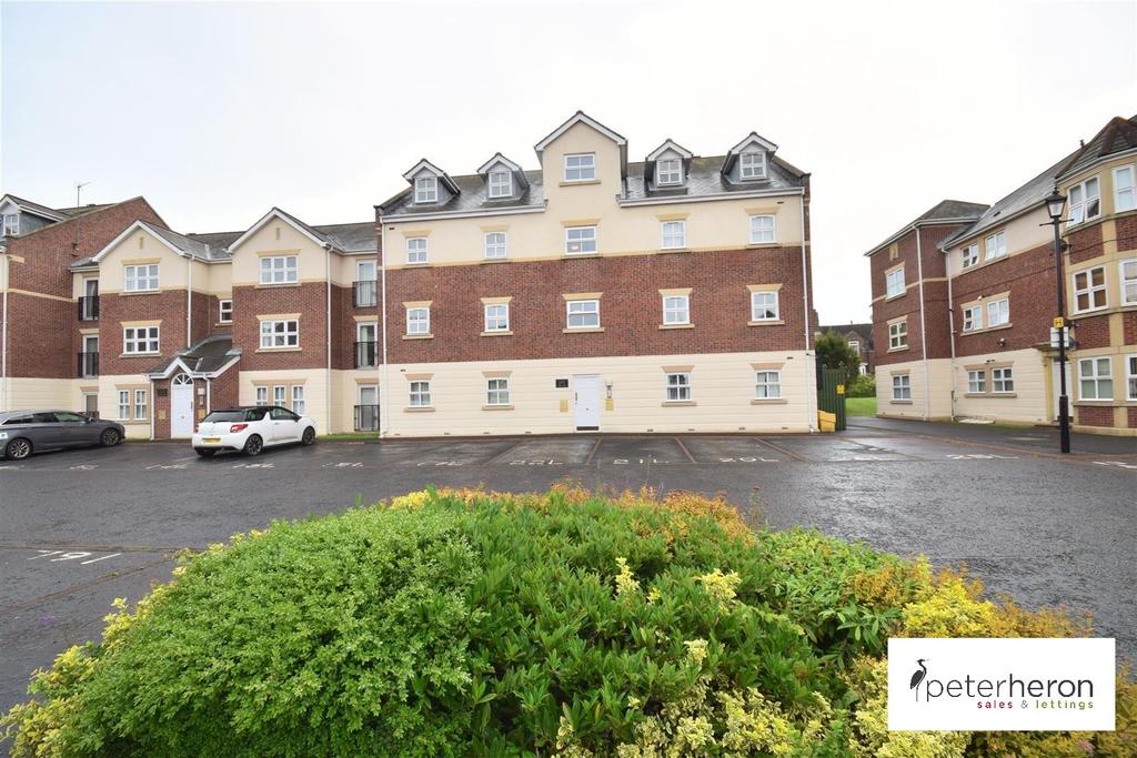 Louise House, Royal Courts, Sunderland 2 bed flat £550 pcm (£127 pw)