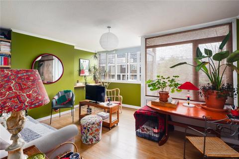 54 Ballance Road, London, E9 5SR