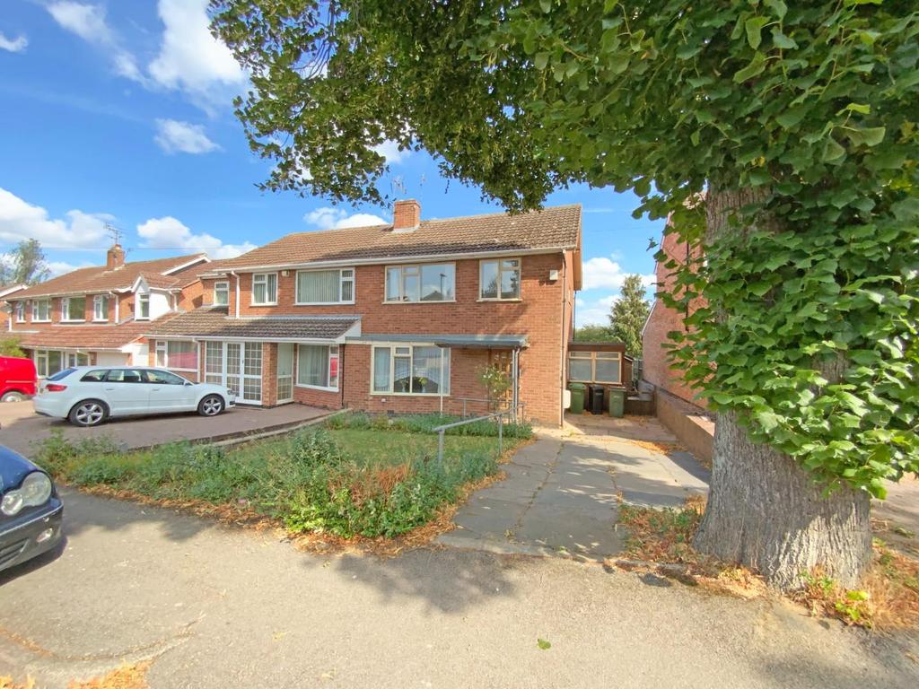 Brocks Hill Drive, Oadby 3 bed semidetached house £265,000