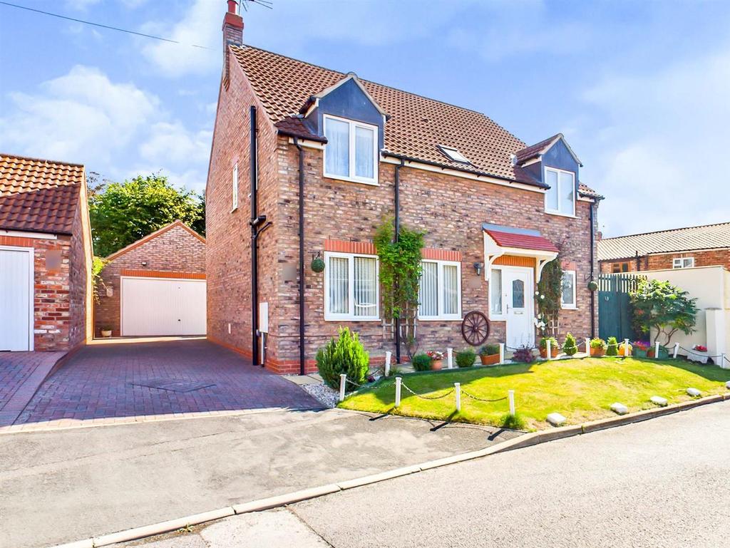 Howe Lane, Nafferton, Driffield 4 bed detached house for sale £335,000