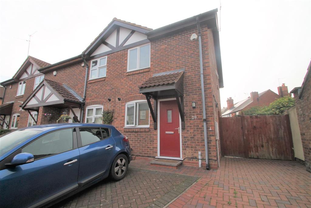 Attwood Street, Halesowen, West... 2 bed terraced house £775 pcm (£179 pw)
