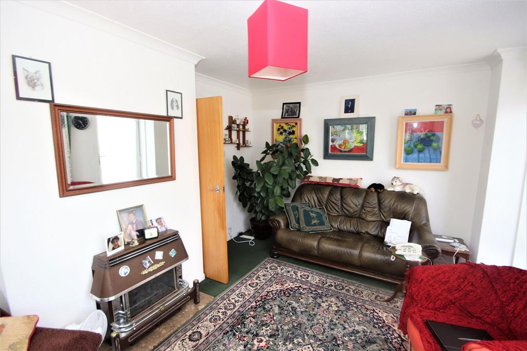 The Glades, BexhillonSea, TN40 3 bed semidetached house for sale £
