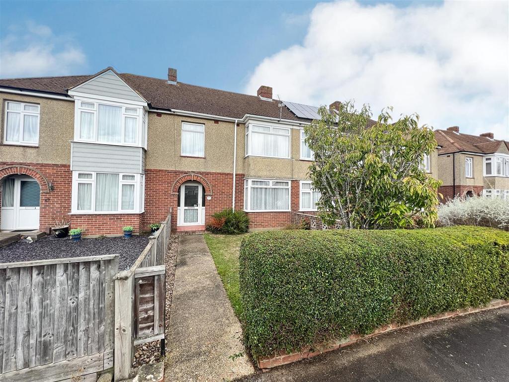 Orchard Grove, Portchester 3 bed terraced house £325,000