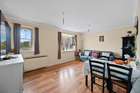 29 Stirling Grove, Hounslow, TW3 1QG