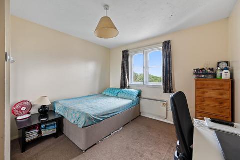 29 Stirling Grove, Hounslow, TW3 1QG