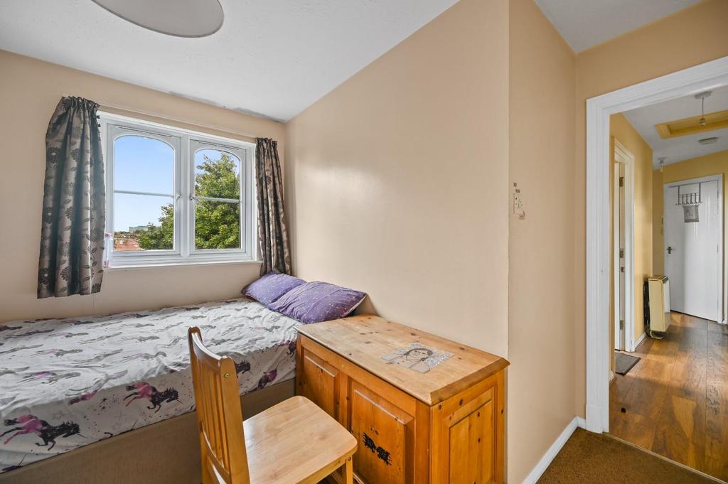 BCHUNTB - 29 Stirling Grove - Bedroom 2 A (4).JPG