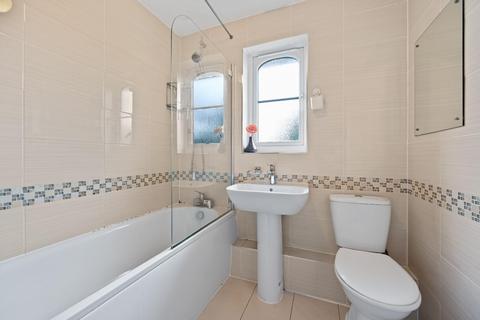 29 Stirling Grove, Hounslow, TW3 1QG