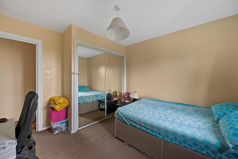 29 Stirling Grove, Hounslow, TW3 1QG