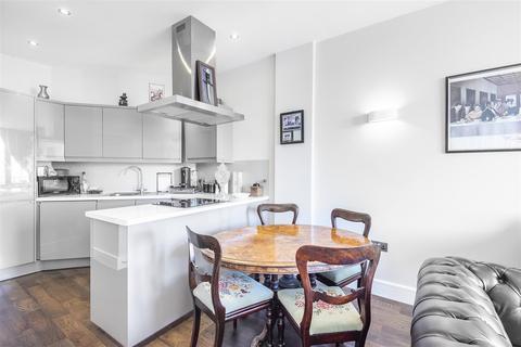Flat 1, Swan House, 3 High Street, Bedford, MK40 1RN