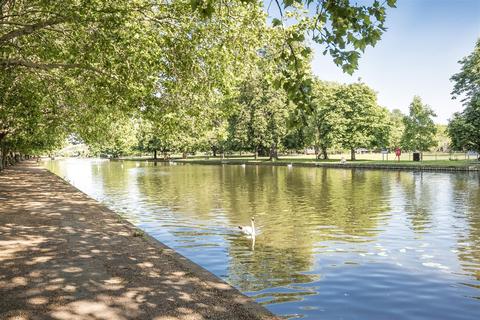 Flat 1, Swan House, 3 High Street, Bedford, MK40 1RN