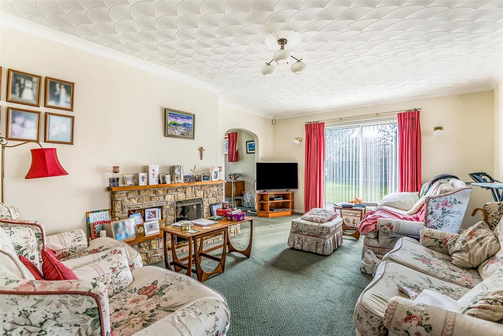 Parkstone Close, Bedford 4 bed detached house £720,000